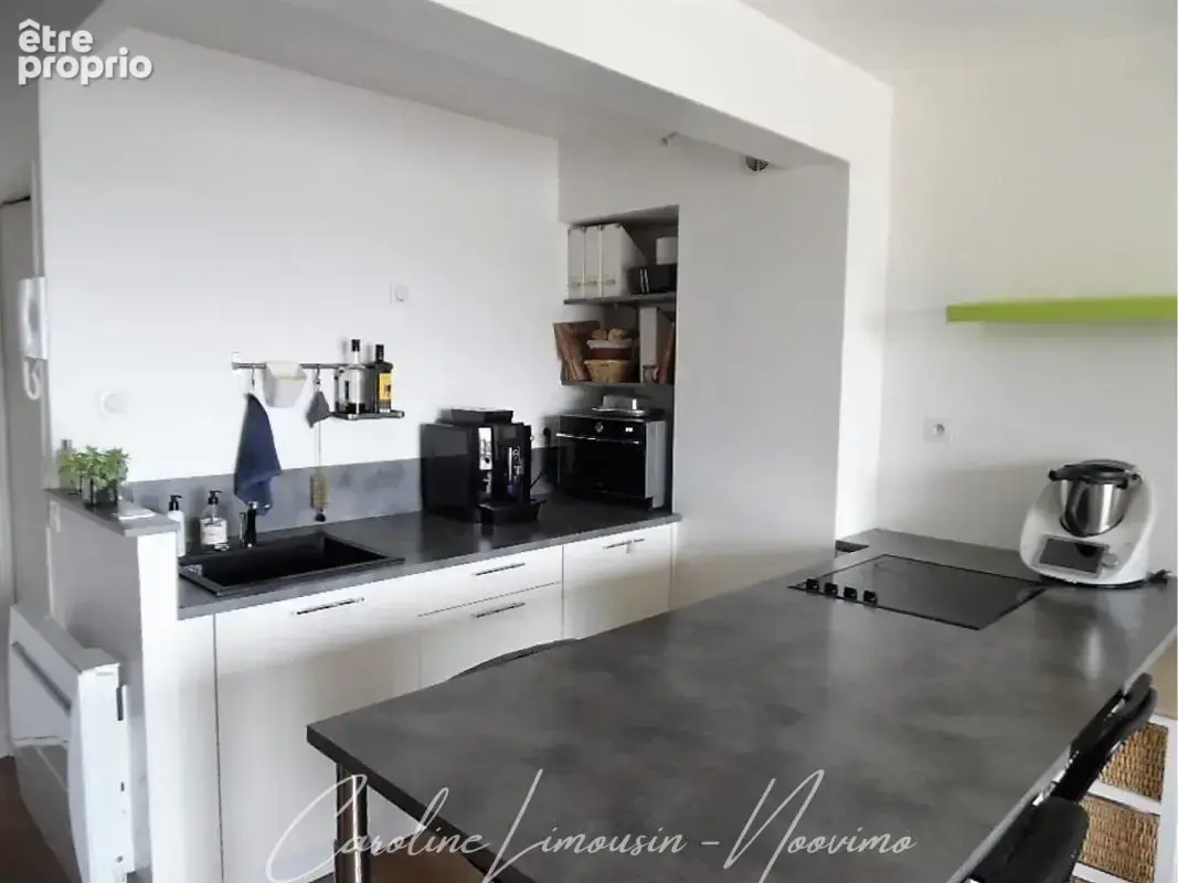 Hyper centre: duplex 2 chambres avec garage et cave - photo 3