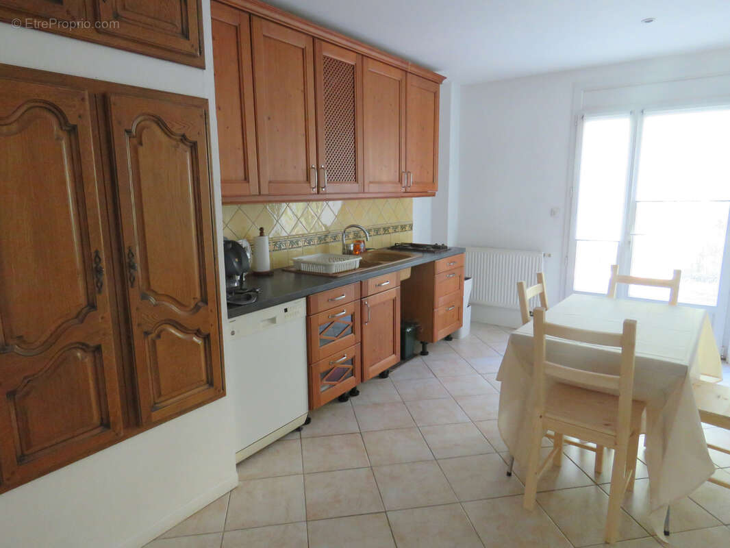 Maison à SIMIANE-COLLONGUE