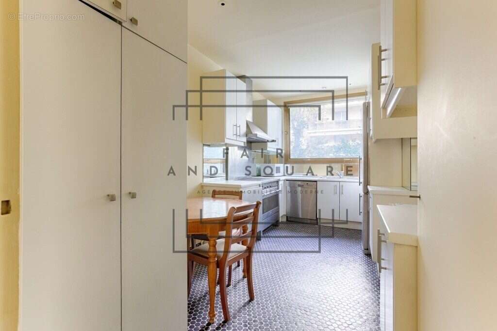 Appartement à NEUILLY-SUR-SEINE