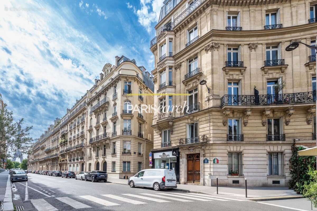 Appartement à PARIS-16E