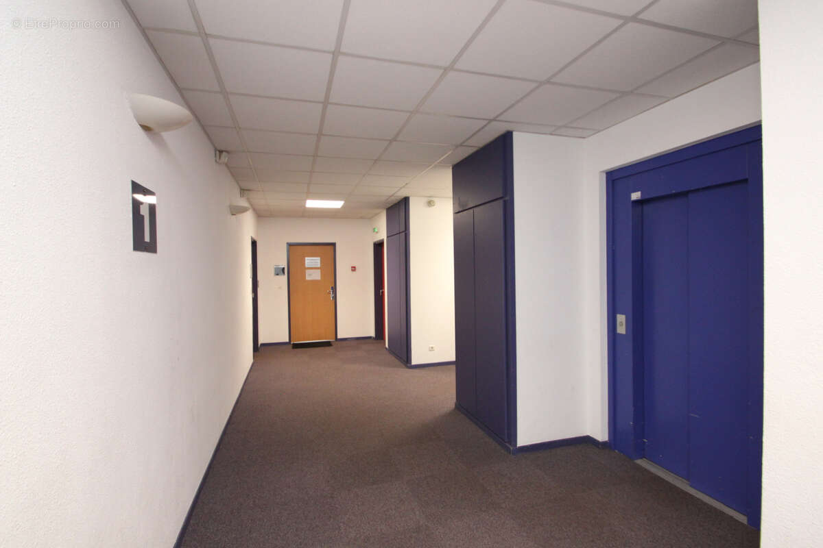 Commerce à MOULINS-LES-METZ