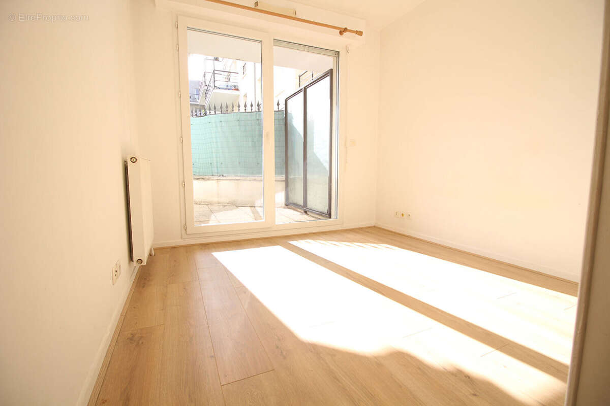 Appartement à SARTROUVILLE