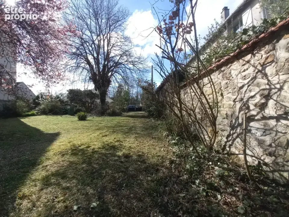 Terrain à LUZANCY