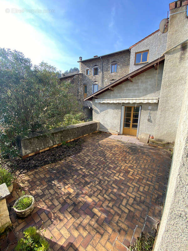 Appartement à SERRIERES