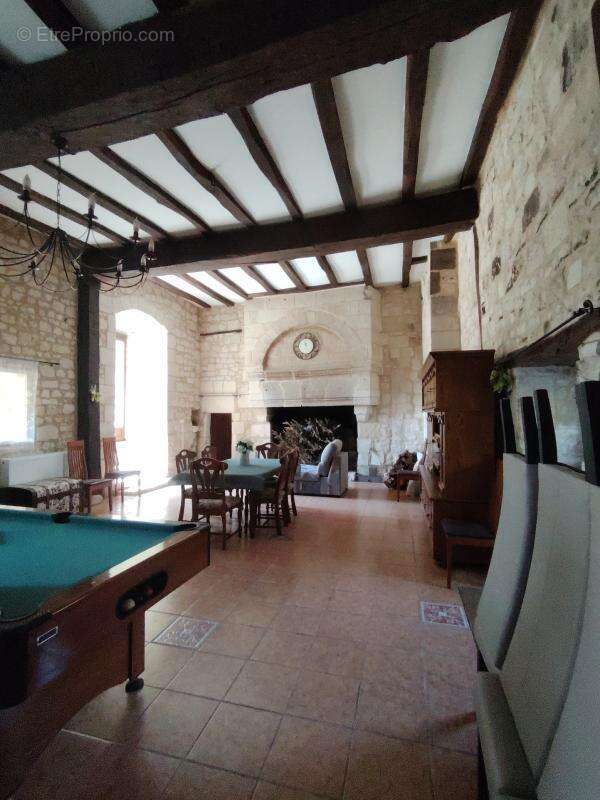 Maison à DANGE-SAINT-ROMAIN