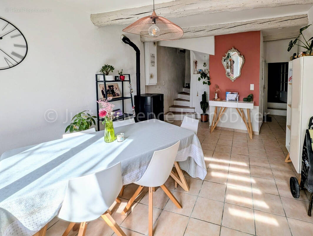 Maison à MAZAN
