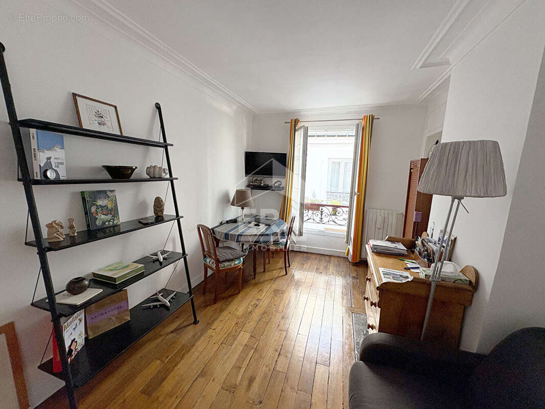 Appartement à PARIS-17E