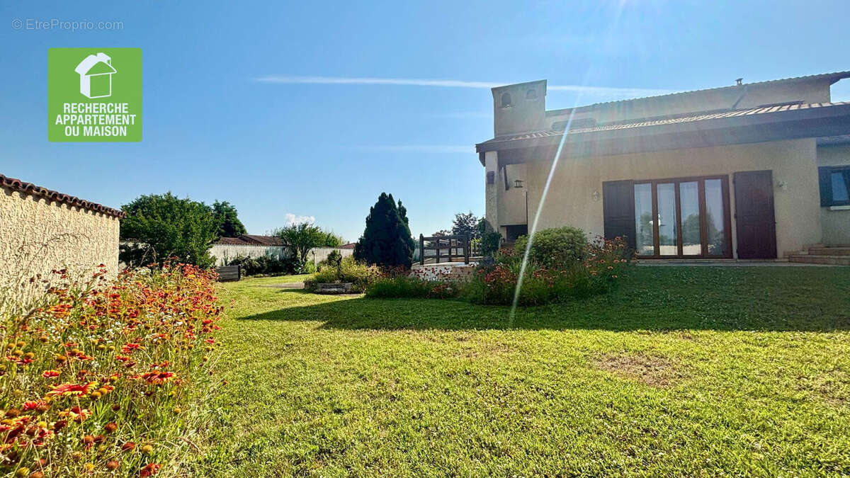 Maison à SAINT-ROMAIN-DE-JALIONAS