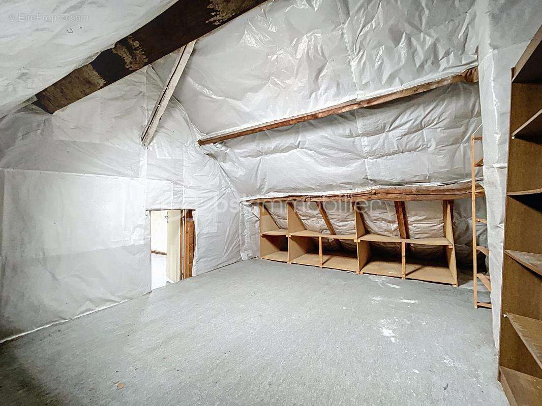 Maison à SAINT-ETIENNE-DU-ROUVRAY