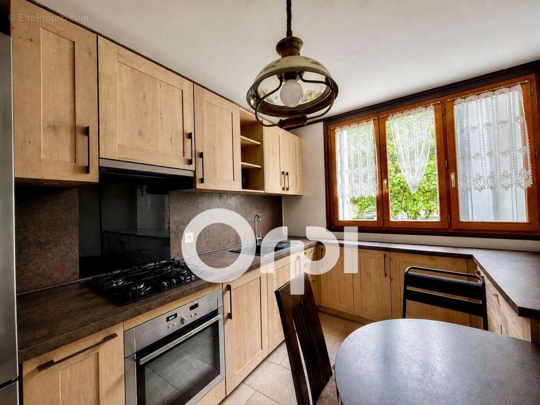 Appartement à SAINT-MARTIN-D'HERES