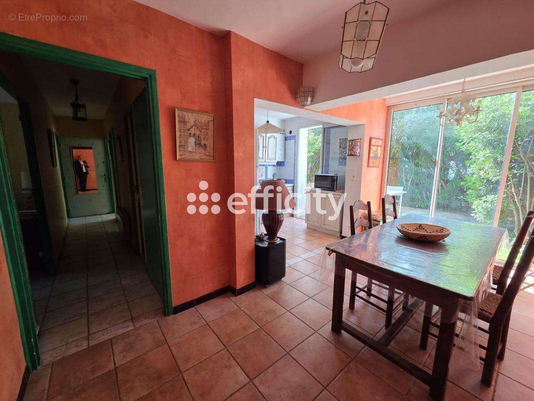 Appartement à SAINT-CYR-SUR-MER