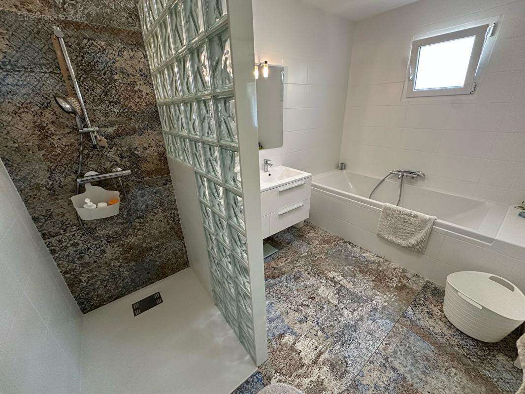 Maison à COURNONTERRAL