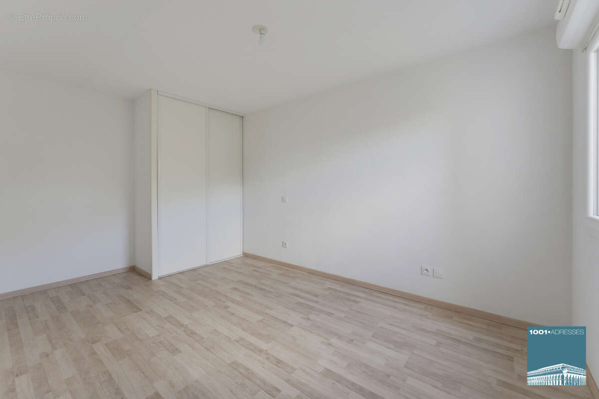Deux pièces vendu libre - photo 5