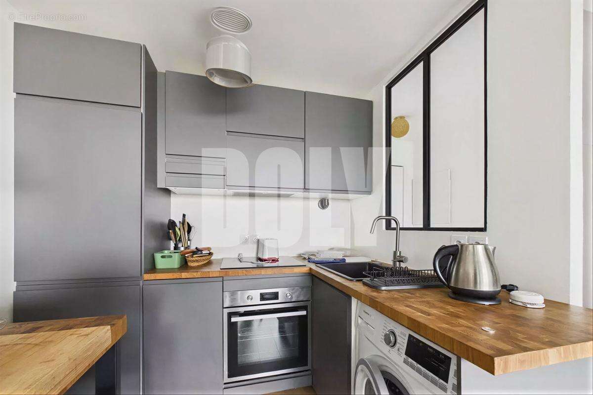 Appartement à PARIS-17E