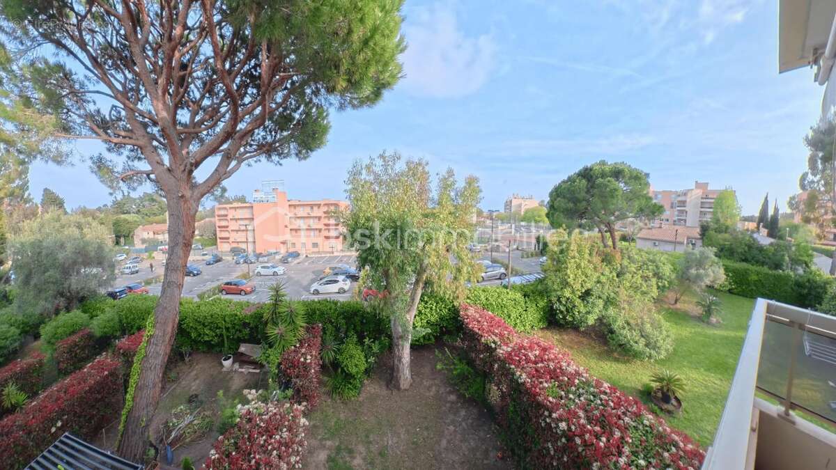 Appartement à VALLAURIS