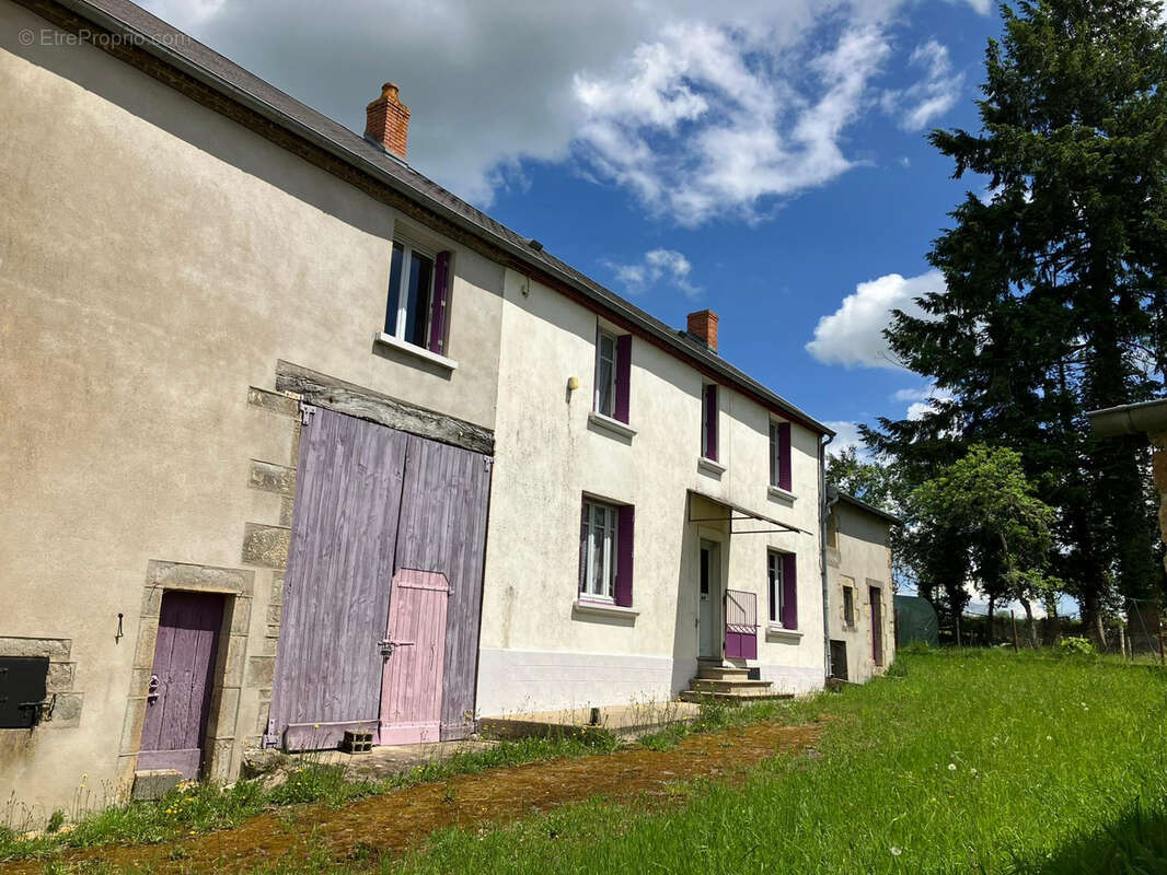 Maison à SAINT-MARCEL-EN-MARCILLAT