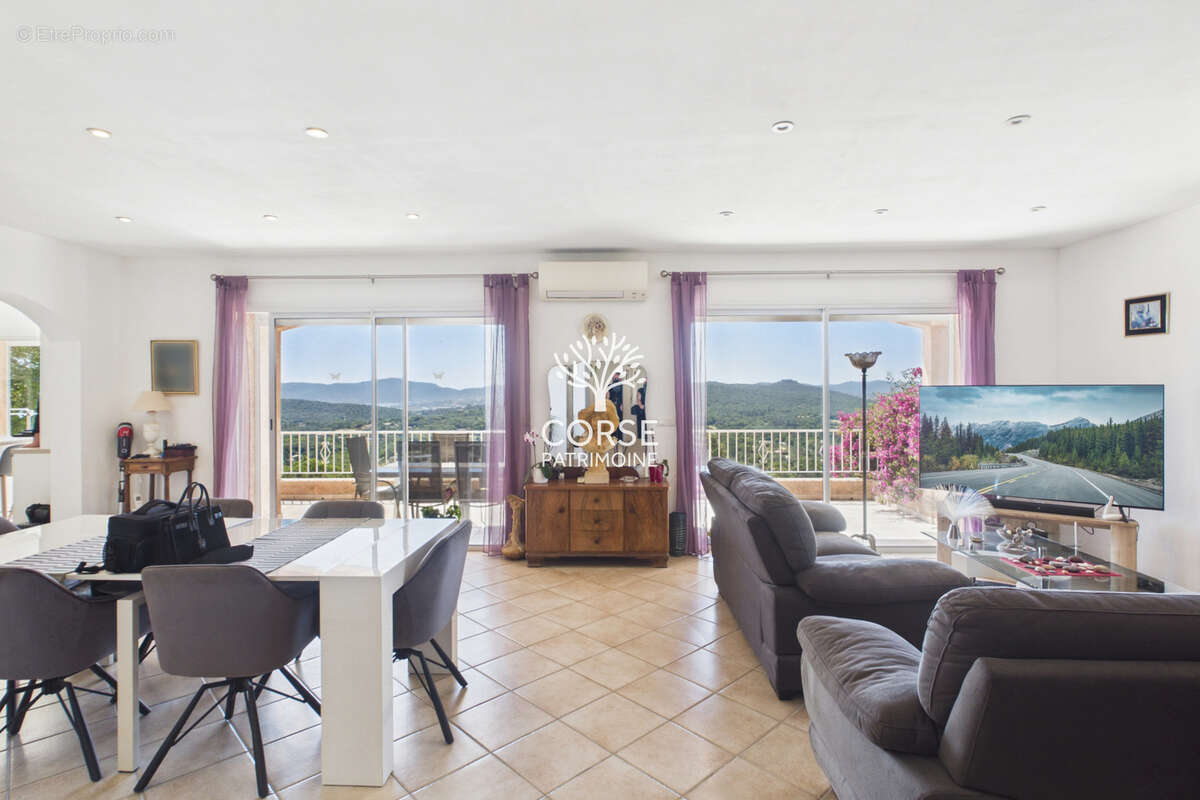 Maison à PORTO-VECCHIO
