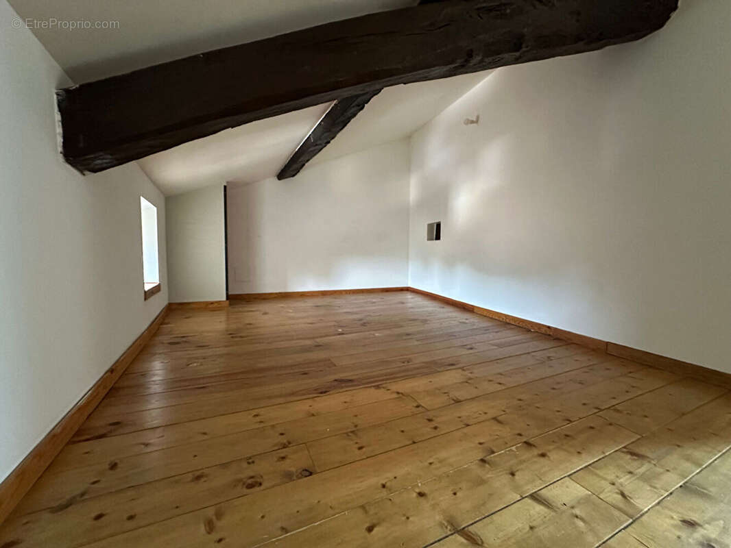 Maison à ESSERTINES-EN-DONZY