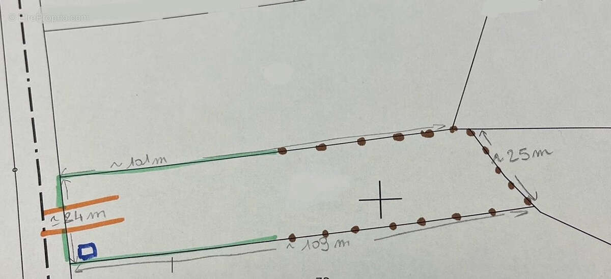 Terrain à SAINT-GERMAIN-DES-PRES