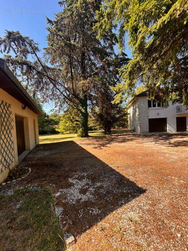 Maison à CHAMPCEVINEL