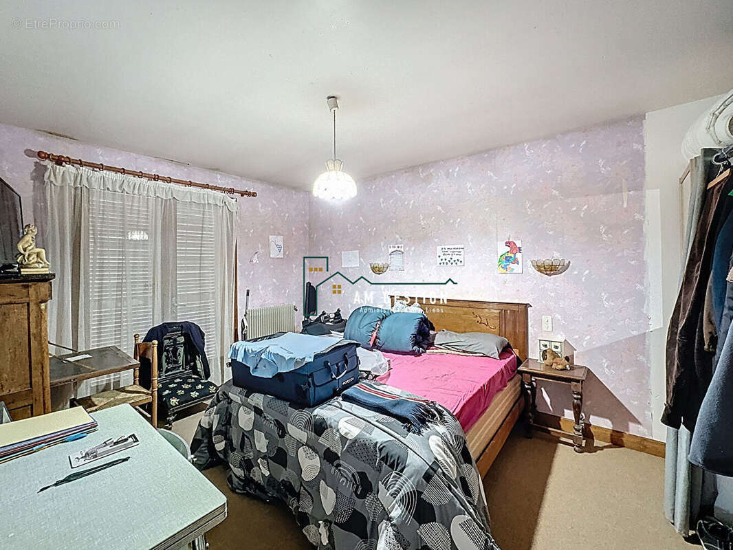 Maison à SAINT-DENIS-DES-MURS