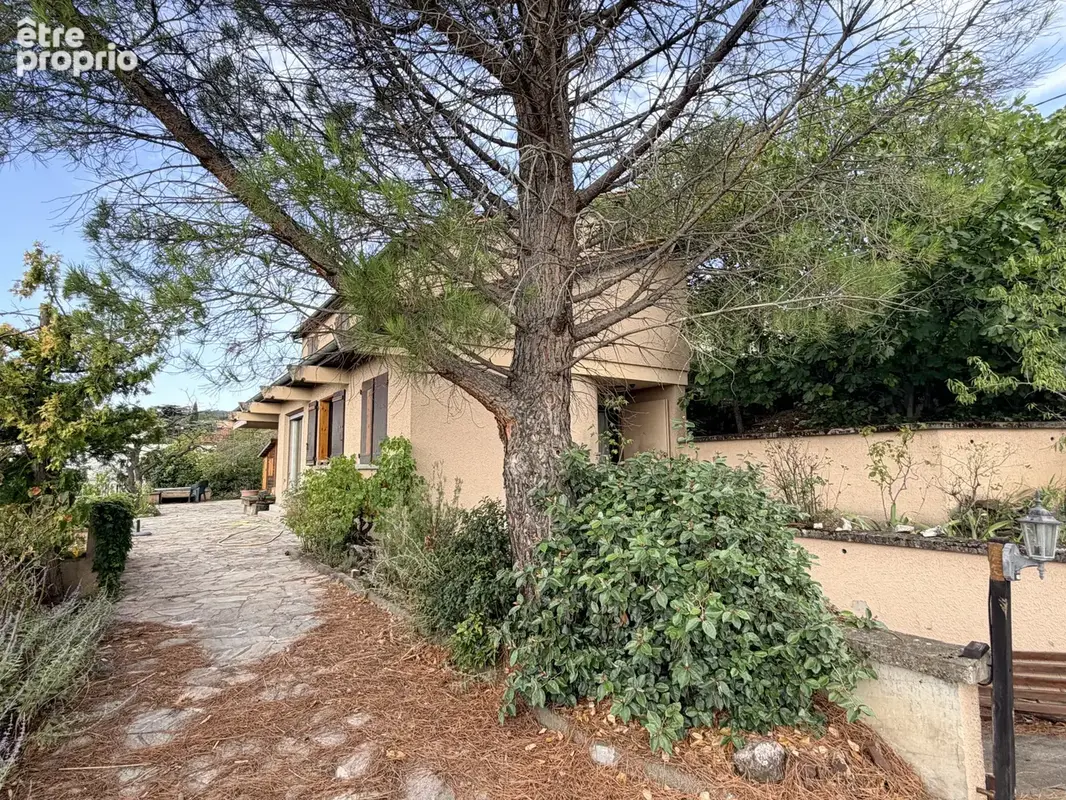 La GLACIERE maison 240 m2 habitables et 57 m2 d'annexes, jardin arboré, terrasse, terrain de 1359 m2. 570000€ - photo 12
