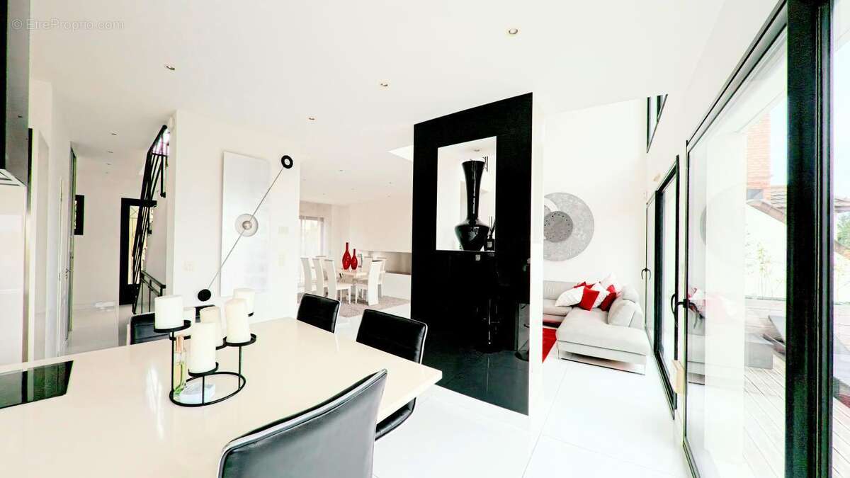 Maison à SAINT-MAUR-DES-FOSSES