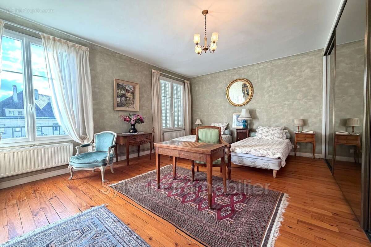 Appartement 142 m² à Beauvais  - photo 8