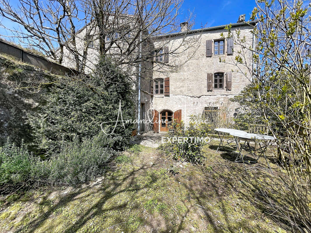 Maison à CORNUS