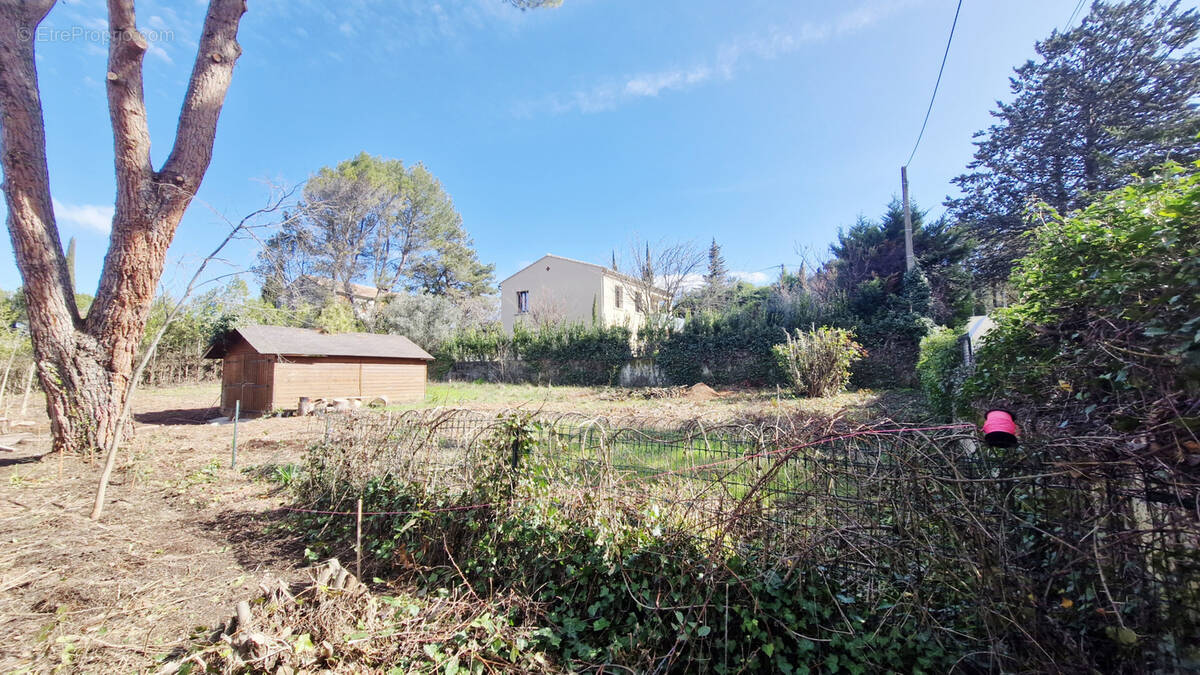 Terrain à VAISON-LA-ROMAINE