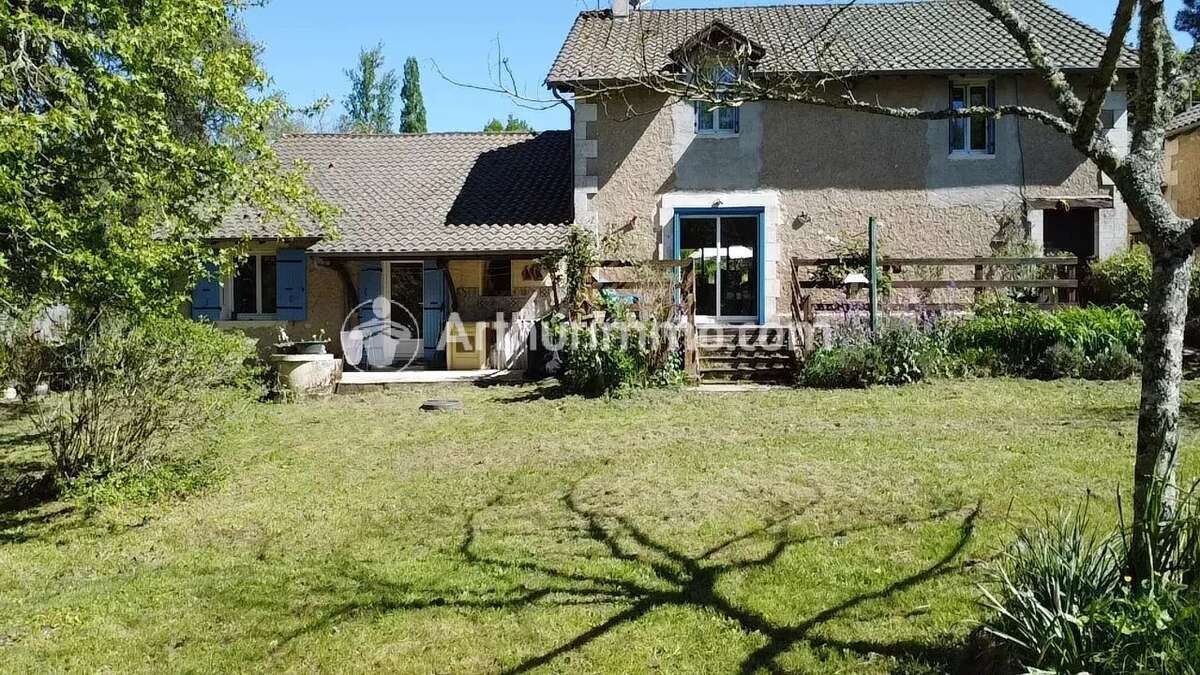 Maison à NEUVIC