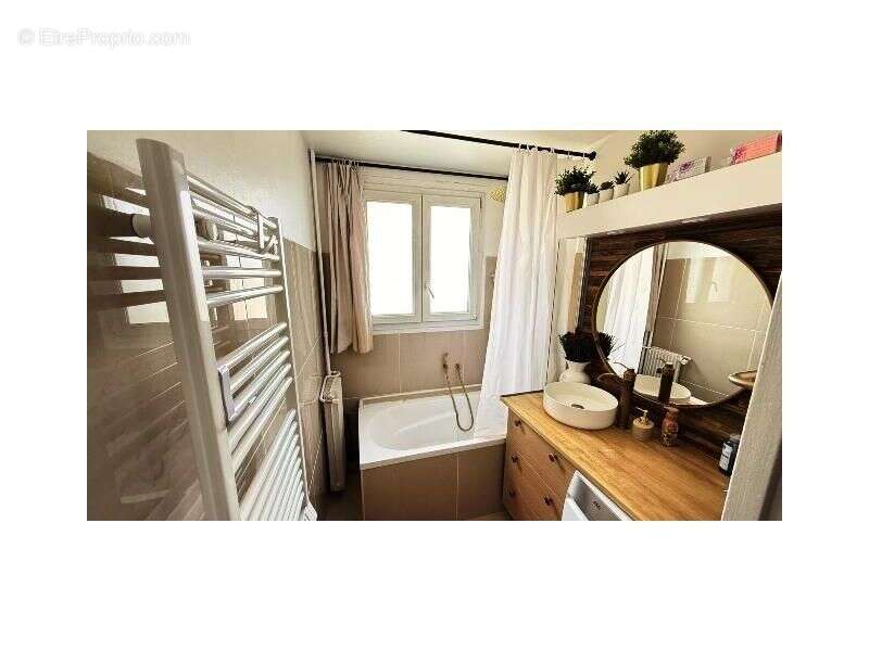 Appartement à FONTENAY-SOUS-BOIS