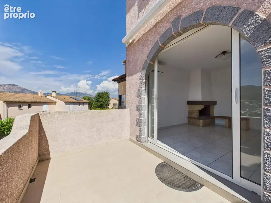 A vendre villa les hauts de mezzavia - photo 12