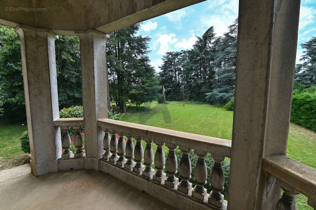 Maison à CHARBONNIERES-LES-BAINS