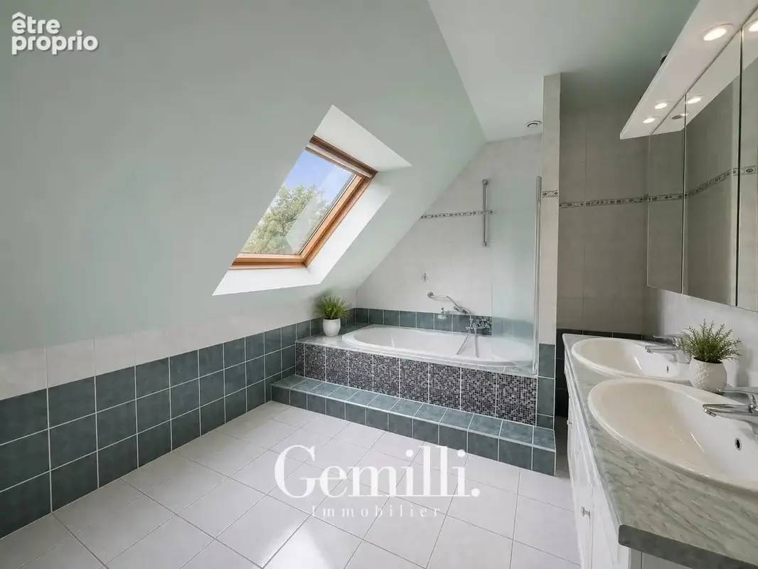 Belle maison familiale de 119 m² sur un terrain de 584 m². - photo 7