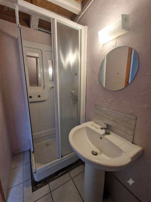 Une opportunité rare pour un premier achat, un investissement locatif ou un pied-à-terre en centre-ville ! - photo 5
