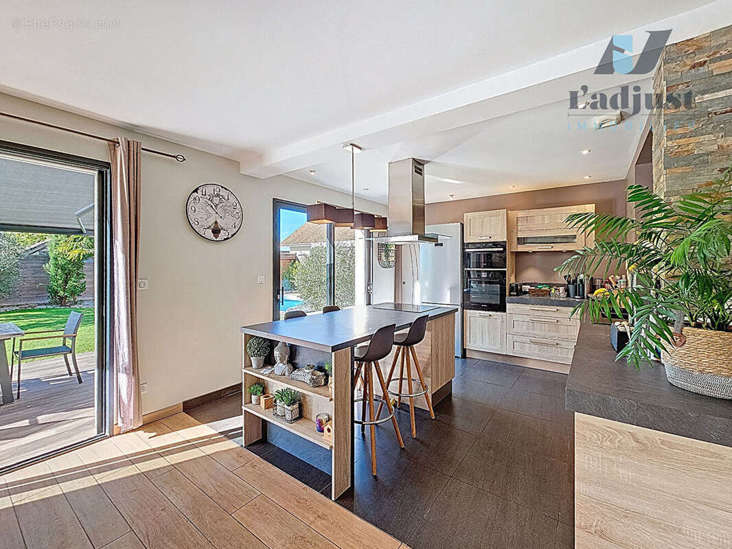 Maison à VULAINES-SUR-SEINE