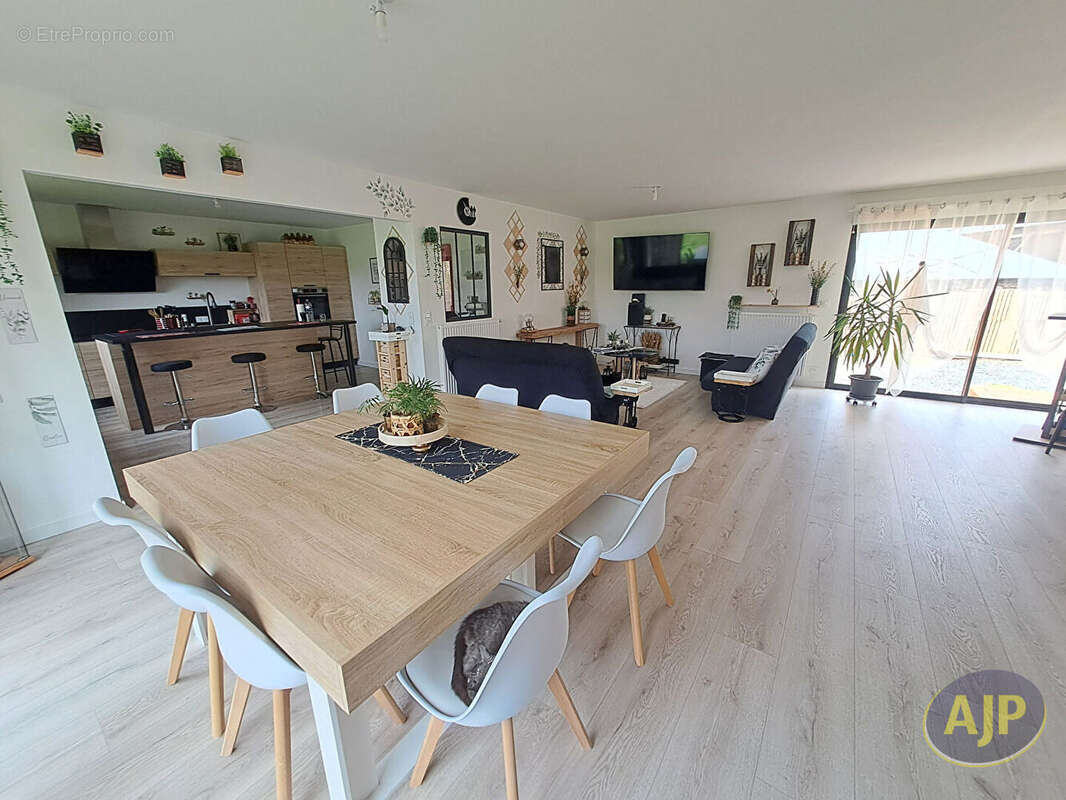 Maison à FROIDFOND