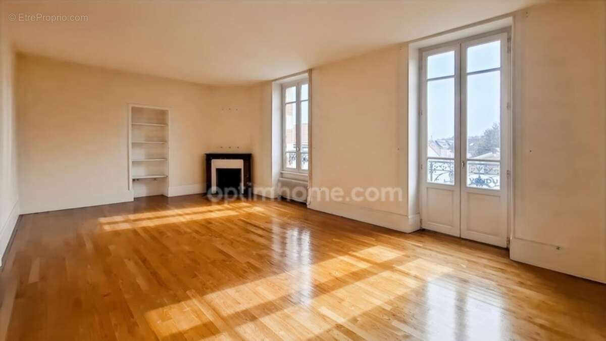 T3 duplex – Bureau + mezzanine – Immeuble 1903 – Chamalières – DPE E / GES E - photo 2