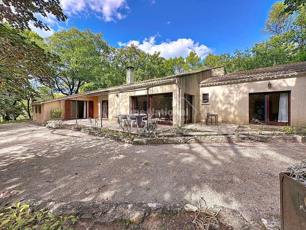 Maison à PERNES-LES-FONTAINES