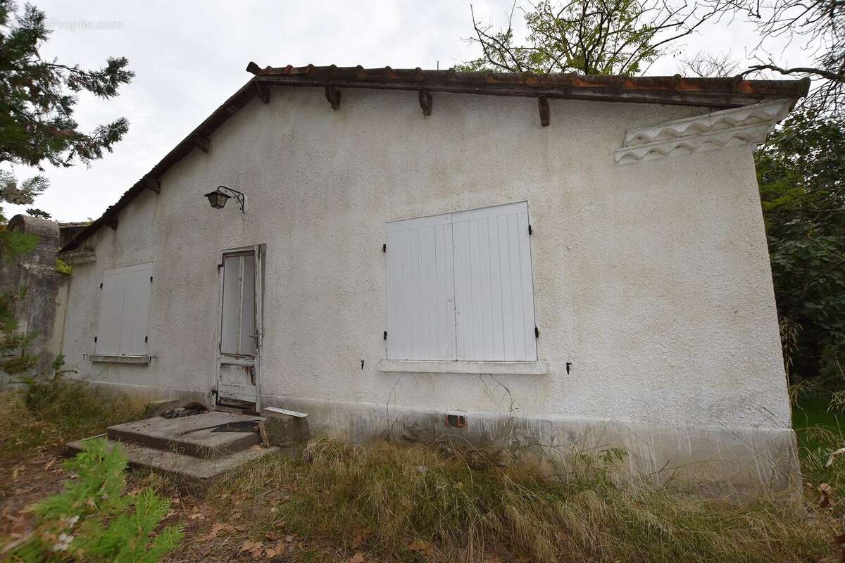 Maison à VERGEZE