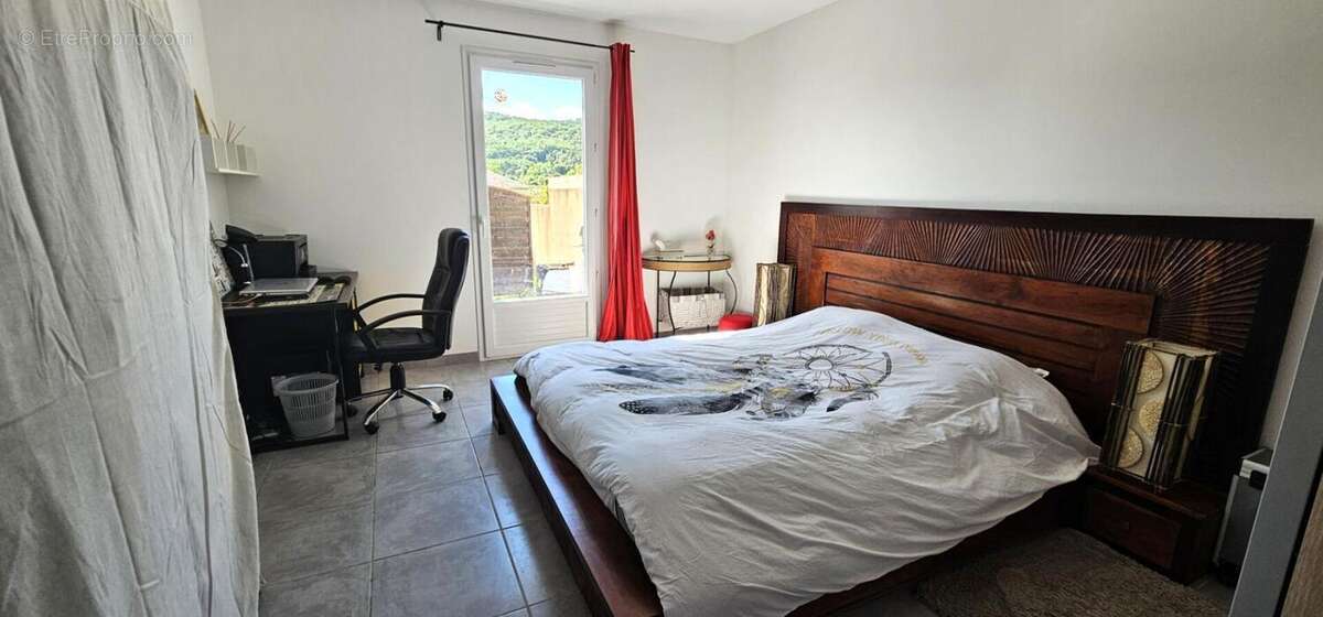 Maison à SAINT-MONTAN