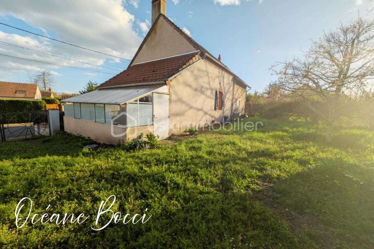 Maison à MEHUN-SUR-YEVRE