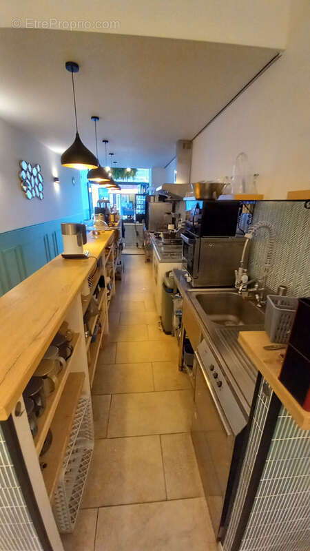 Commerce à LAMALOU-LES-BAINS