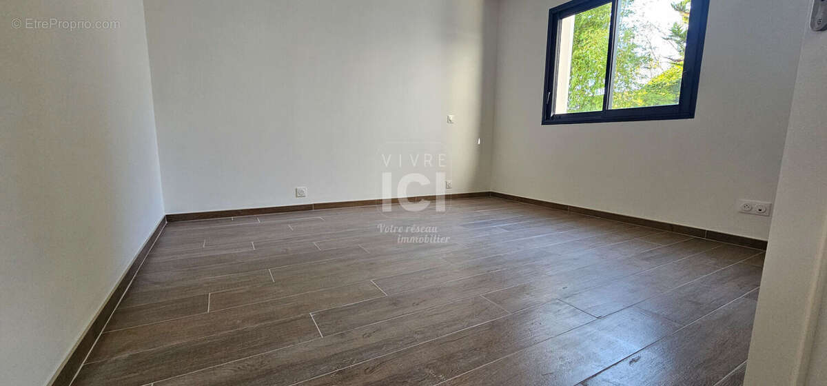 Maison à SAINTE-LUCE-SUR-LOIRE