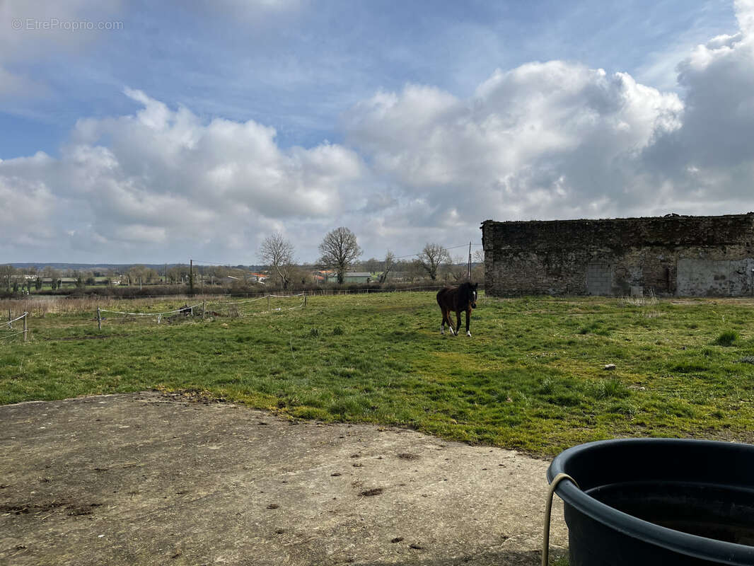 Maison à LA CHAPELLE-SAINT-LAURENT