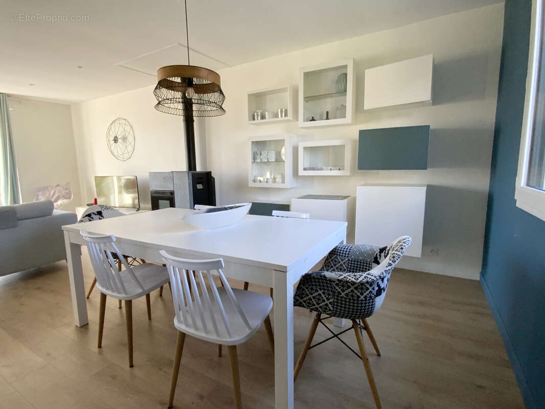 Maison à AUMEVILLE-LESTRE