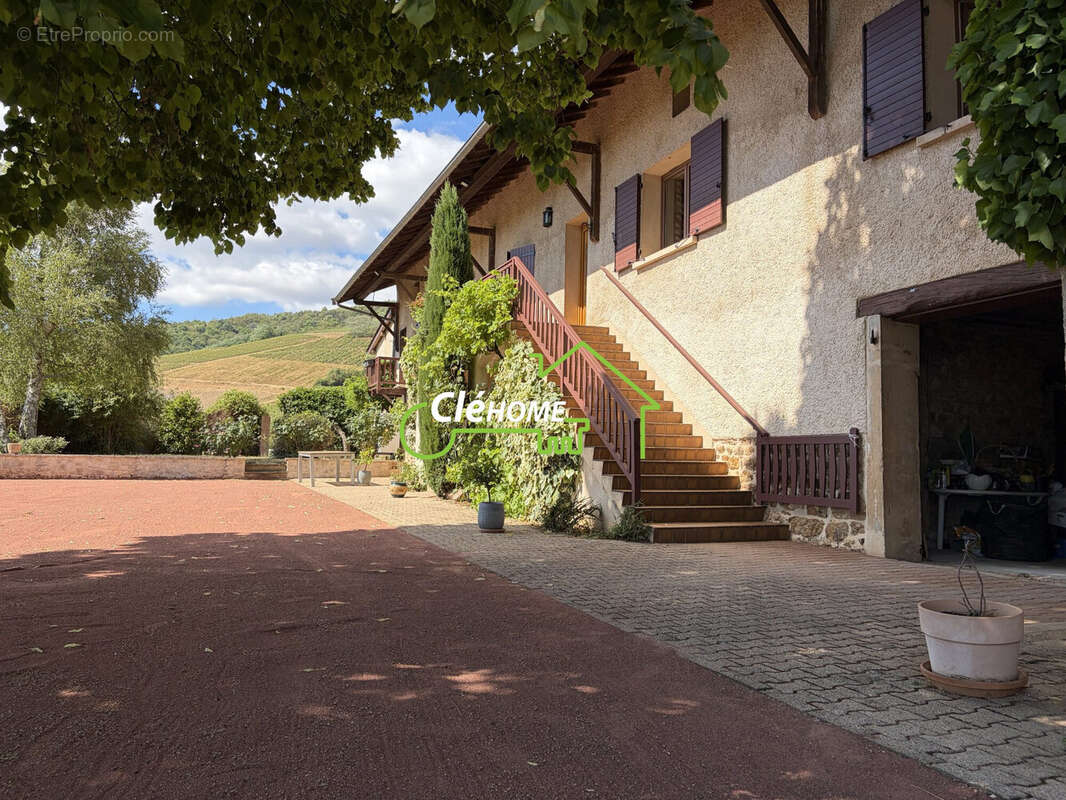 Maison 210 m² à Quincie-En-Beaujolais  - photo 7