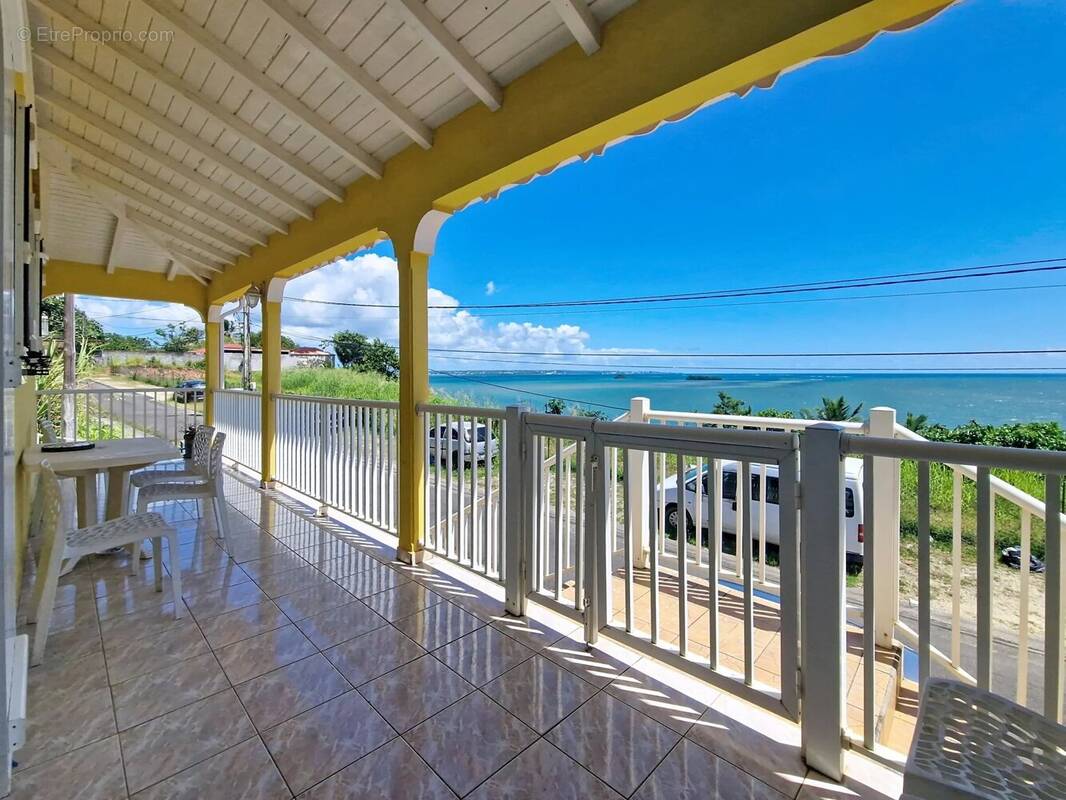 Maison à PETIT-BOURG