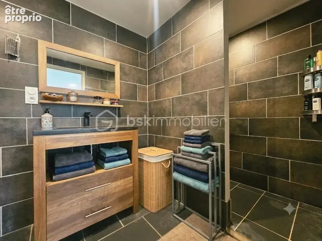 COUP DE CŒUR – Longère rénovée, 5 chambres, grange et 2 000 m² de terrain près de Redon - photo 11